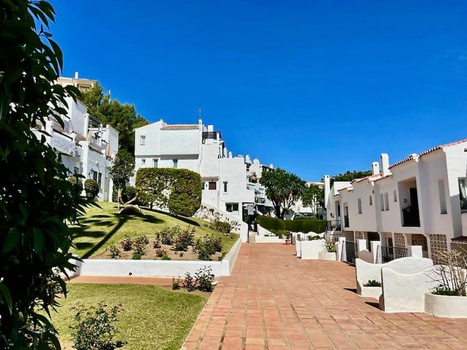Hermosa Casita De Pueblo Con Piscina En Benahavis Exterior photo
